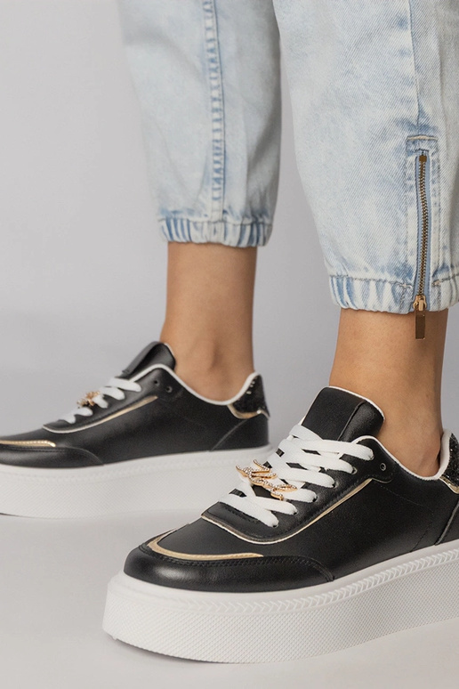 Čierne športové topánky s trblietkami...