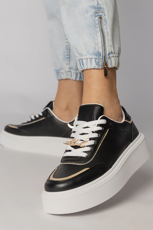 Čierne športové topánky s trblietkami...