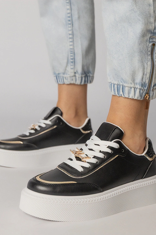 Čierne športové topánky s trblietkami...