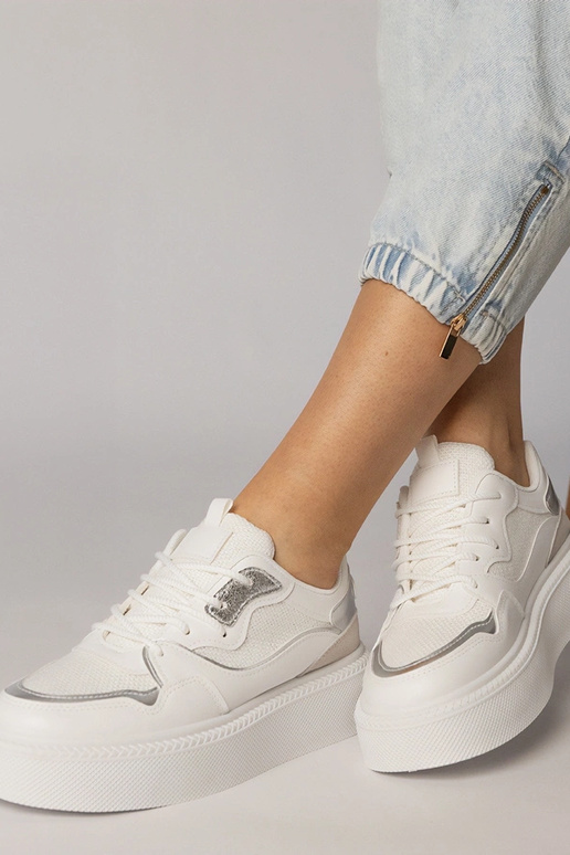 Biele športové topánky s textilným...