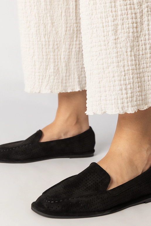 Čierne perforované mokasíny z...