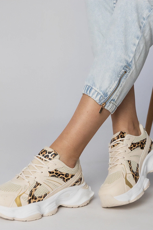 Panterový vzor športové topánky na...