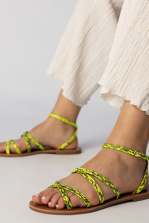 Žlté sandále na plochom podpätku,...