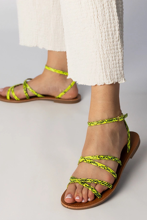 Žlté sandále na plochom podpätku,...