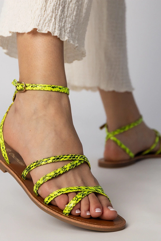 Žlté sandále na plochom podpätku,...