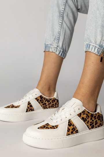 Biele dámske športové...