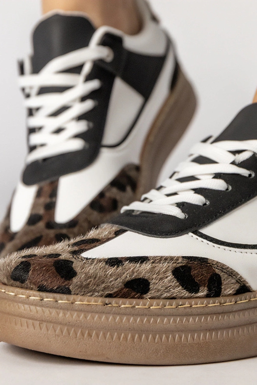 Čierno-biele športové topánky s...