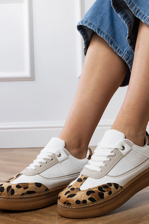 Biele športové topánky s panterím...