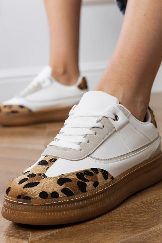 Biele športové topánky s panterím...