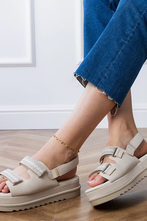 Pieskové sandále s vyšívanými...