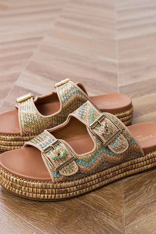 Zlaté šľapky s prackami na...