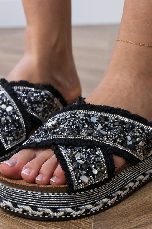 Čierne šľapky so zirkónmi na...