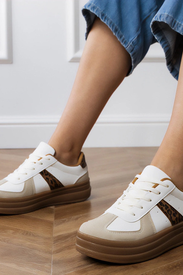 Tenisky s panterovým vzorom...