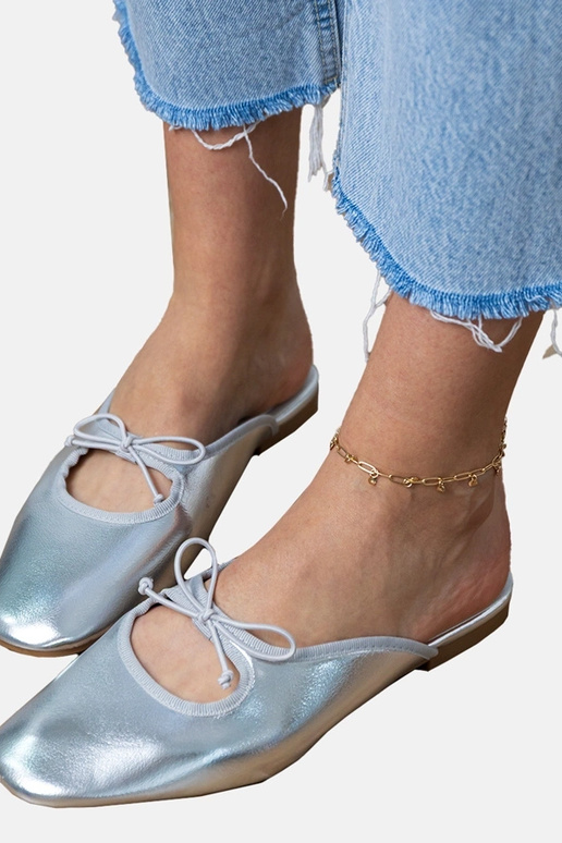 Strieborné uzavreté šľapky na rovnej...