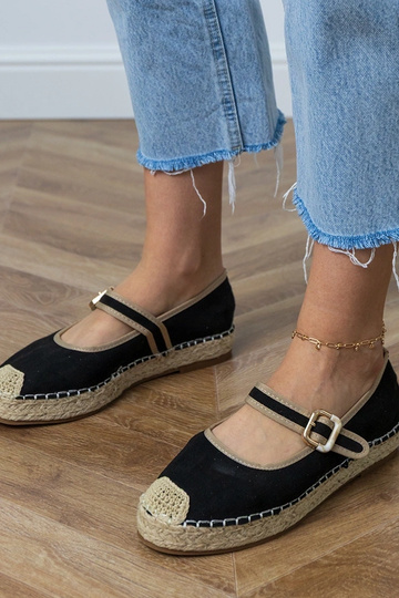 Čierne espadrilky s dekoratívnou sponou Pilata