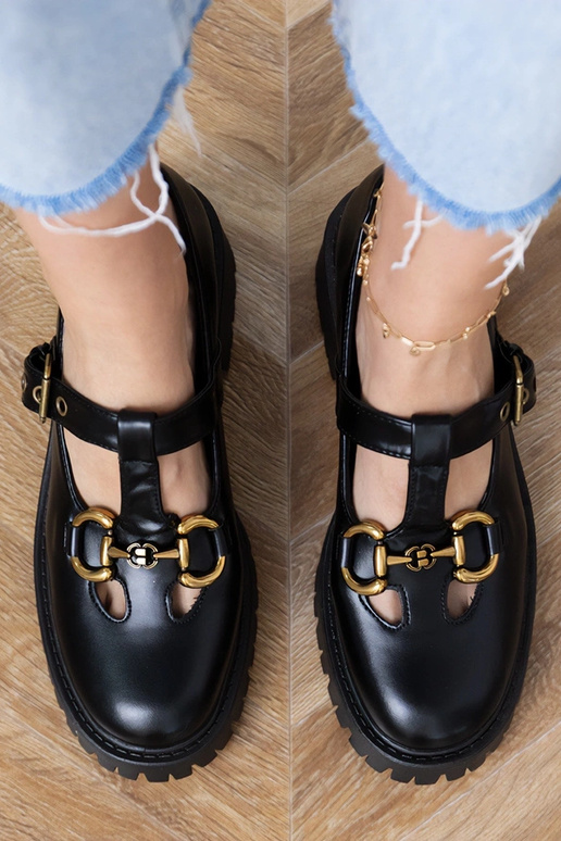 Čierne poltopánky na hrubej podrážke...