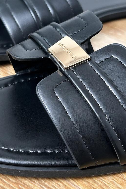 Čierne dámske šľapky s dekoráciou na...