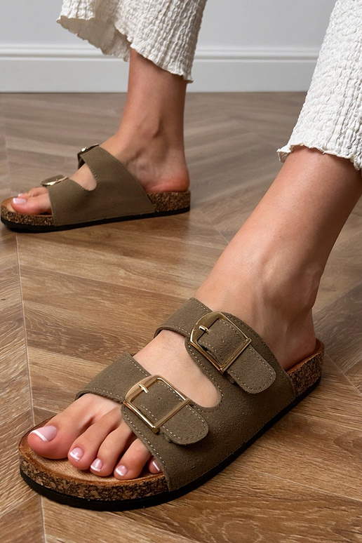 Zelené šľapky so sponami na korkovej...