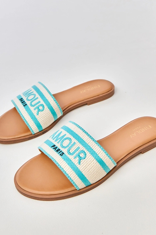 Modré šľapky s vyšívaným remienkom...