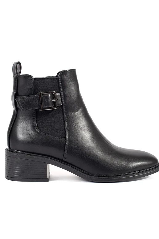 Klasický model topánok čiernej farby... Klasický model topánok čiernej farby...