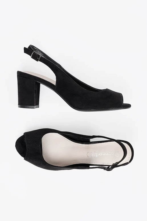 zamatové sandále s opätkami