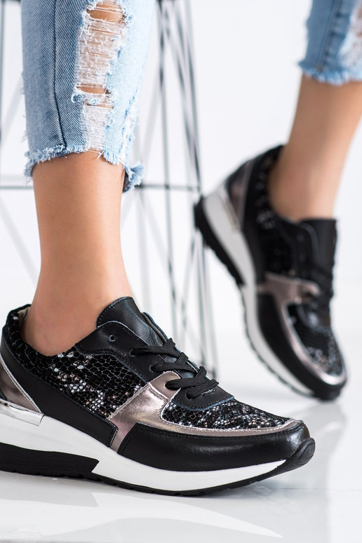 snekarsy čiernej farby Shelovet