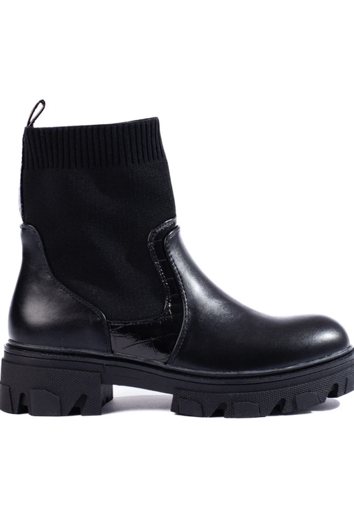 Dámske čižmy s pružným zvrškom čierna