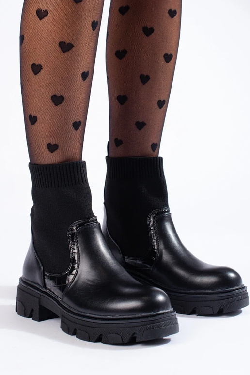 Dámske čižmy s pružným zvrškom čierna