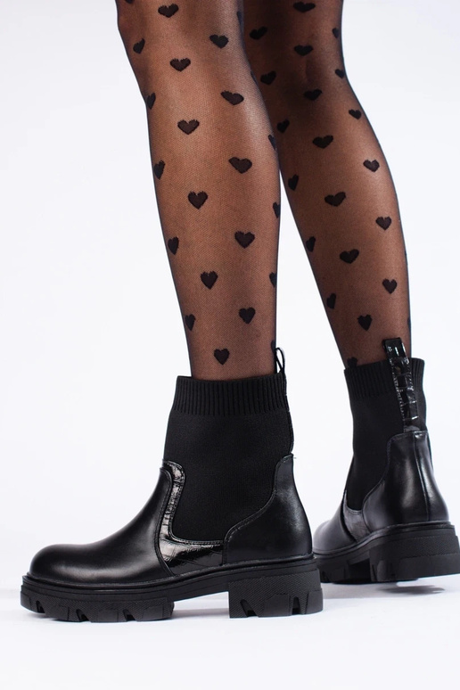 Dámske čižmy s pružným zvrškom čierna