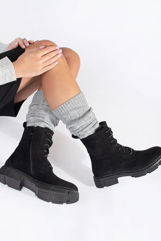 Semišové dámske topánky so šnúrkami