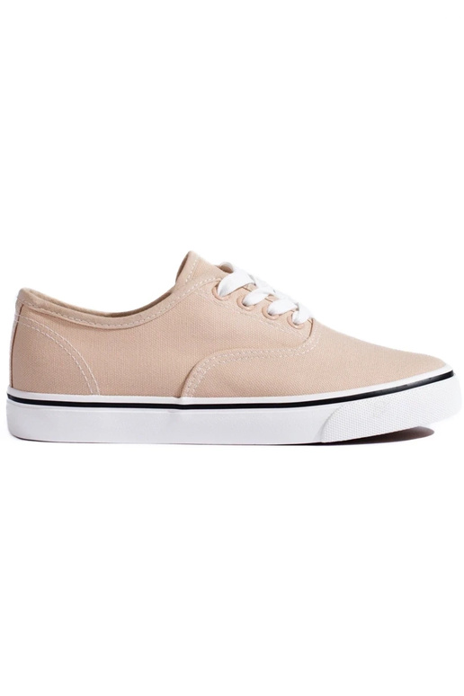 Pohodlný športový model obuvi