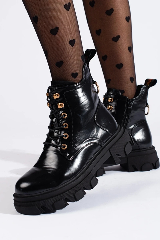 s lakovým efektom dámske čižmy na...