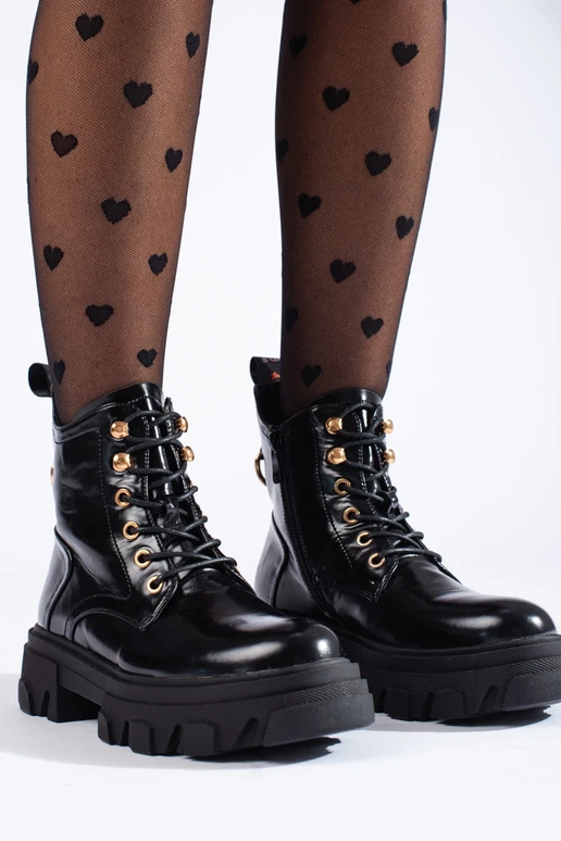 s lakovým efektom dámske čižmy na...