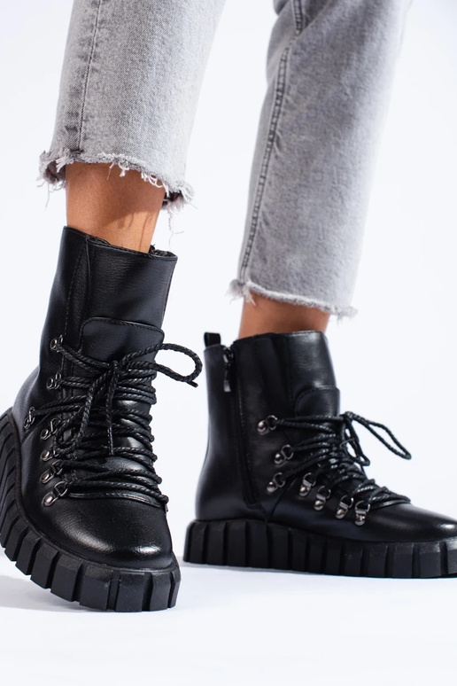 čierna izolované dámske čižmy s...