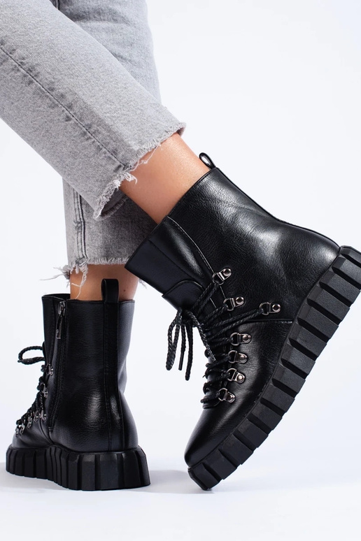 čierna izolované dámske čižmy s...