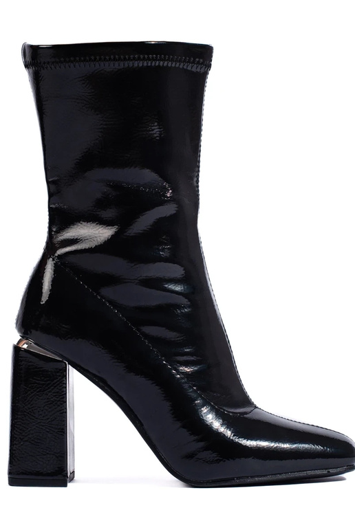 Vysoké dámske topánky na podpätku... Vysoké dámske topánky na podpätku...