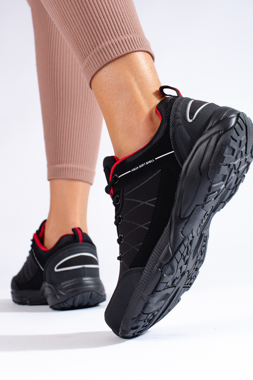 Čierne a červené nepremokavé...