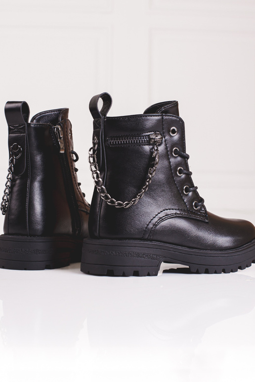 čierna čižmy dievčenský s reťazou