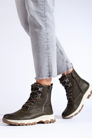 so šnúrkami čižmy s... 2