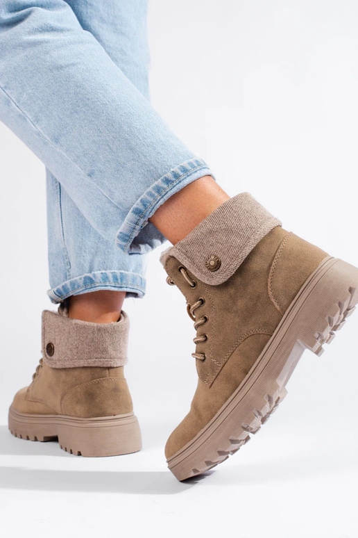 béžová Dámske čižmy izolované kabát z... béžová Dámske čižmy izolované kabát z...