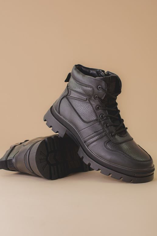 Pánske topánky izolované kožou...