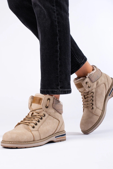 čižmy izolované dámske béžová 2