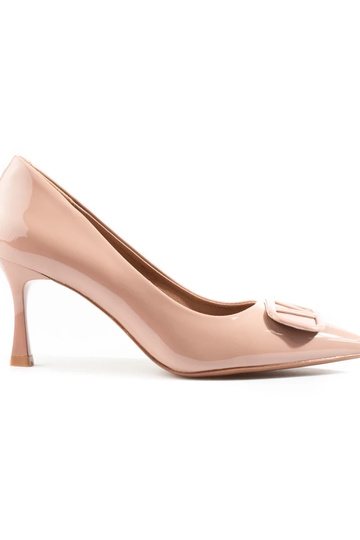 Béžové topánky na vysokom...