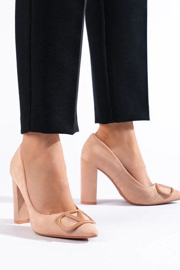 Topánky na vysokom opätku... 2