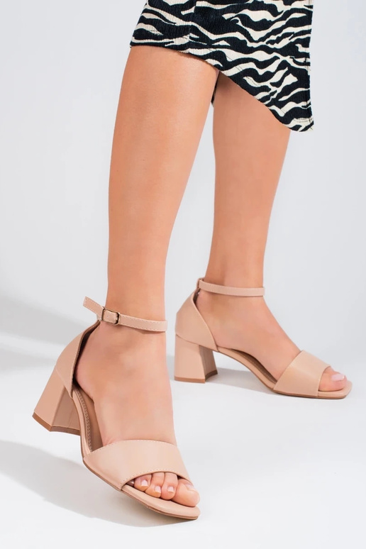 Shelovetové sandále na nízkom...