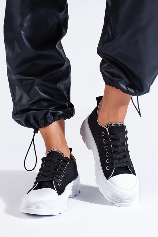 Klasický model topánok na platforme... Klasický model topánok na platforme...