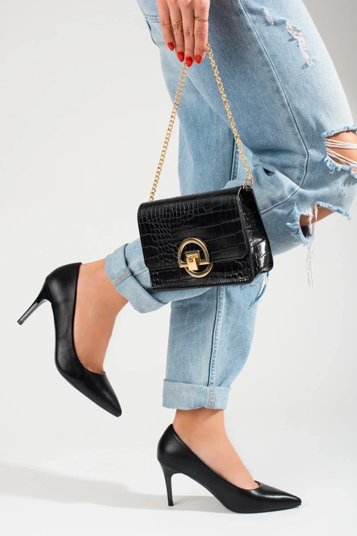 Klasický model čierne vysoké podpätky... Klasický model čierne vysoké podpätky...