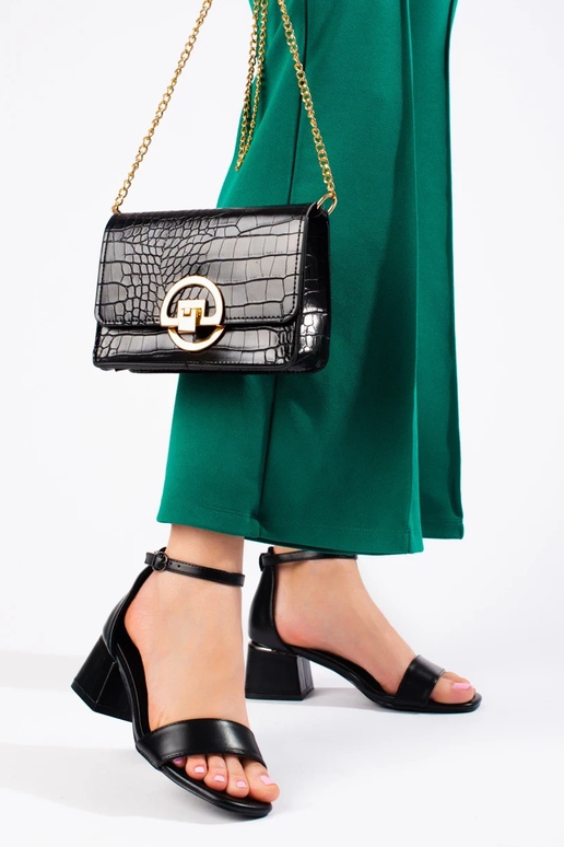 čierne sandále na nízkom podpätku... čierne sandále na nízkom podpätku...