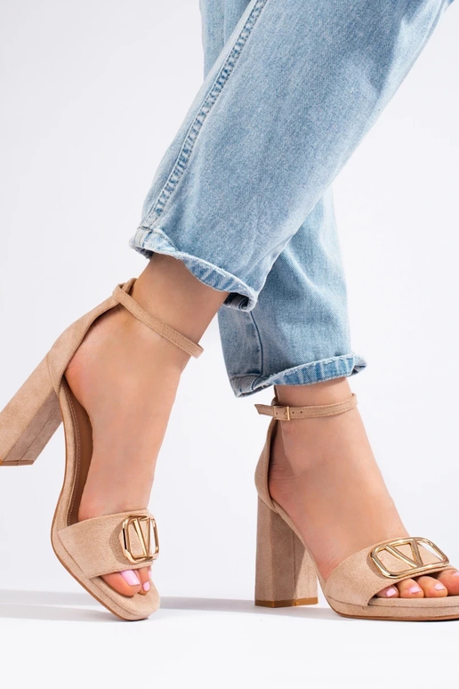 sandále na vysokom podpätku béžová... sandále na vysokom podpätku béžová...