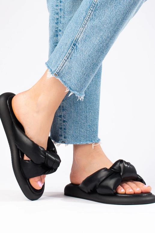 čierne papuče Shelovet